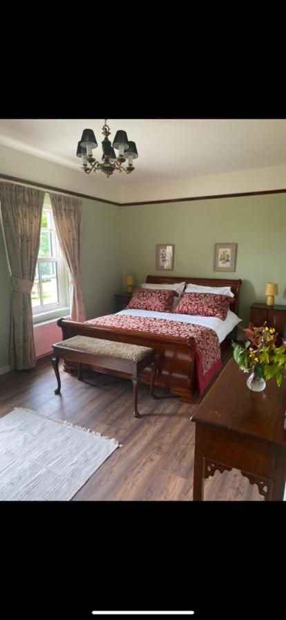 Yellow Heights Accommodation Tinahely 外观 照片